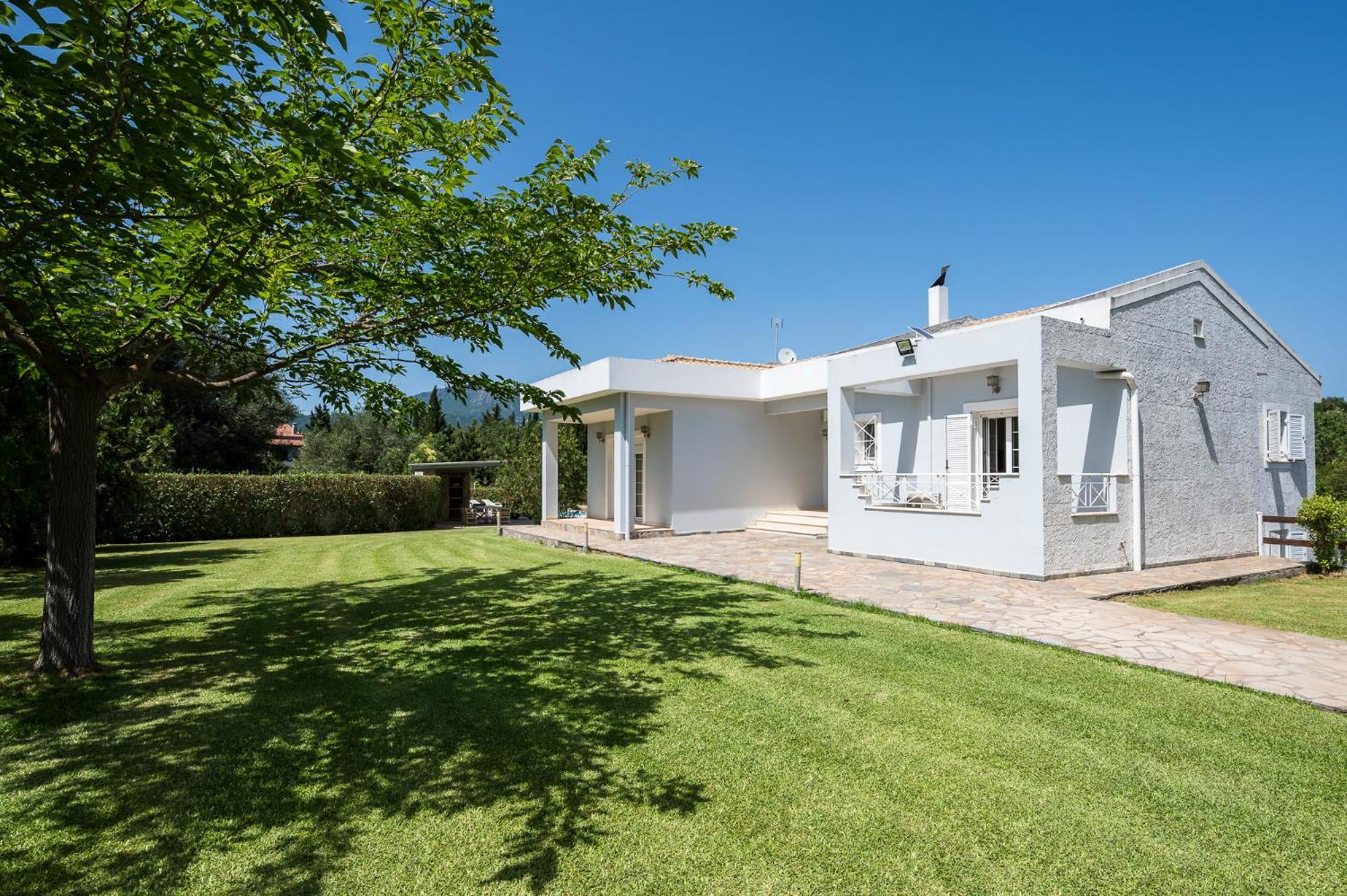 Villa Nefeli With Private Pool By Konnect Dassia  Exterior foto