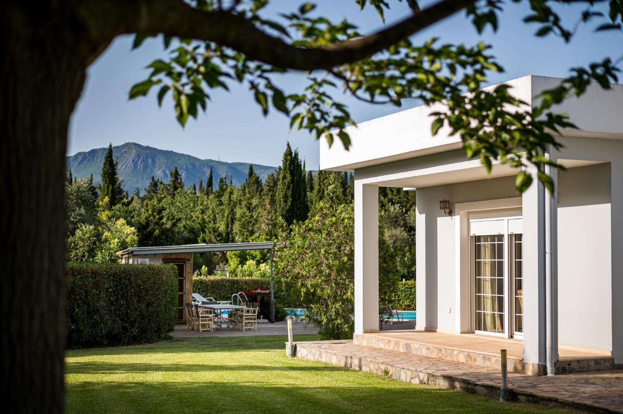 Villa Nefeli With Private Pool By Konnect Dassia  Exterior foto